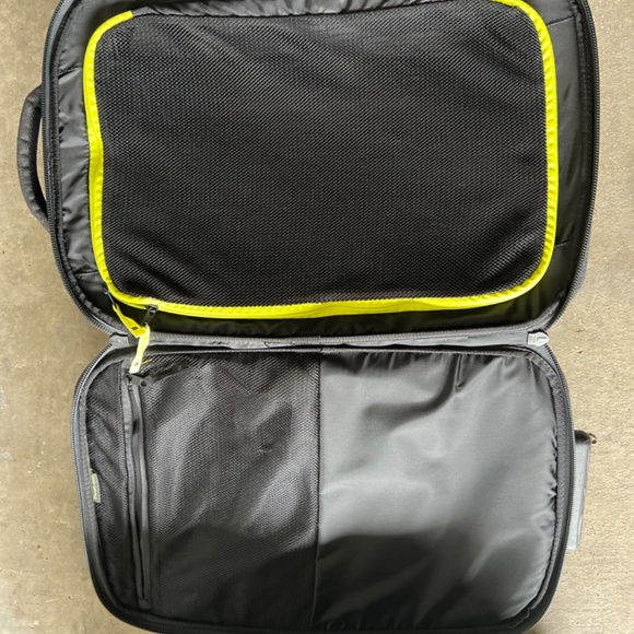 Incase Eo Travel Roller, Black, One Size - Picture 4 of 13